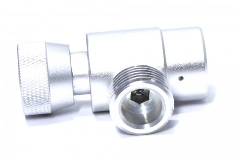 Vue des fils mâles de l'Adaptateur Avancé pour Paintball CGA 320 Cylindres de CO2