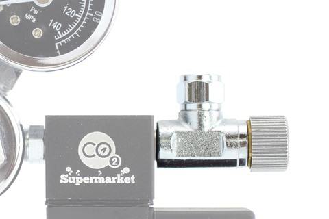 Photo de l'aiguille mâle attachée au solénoïde